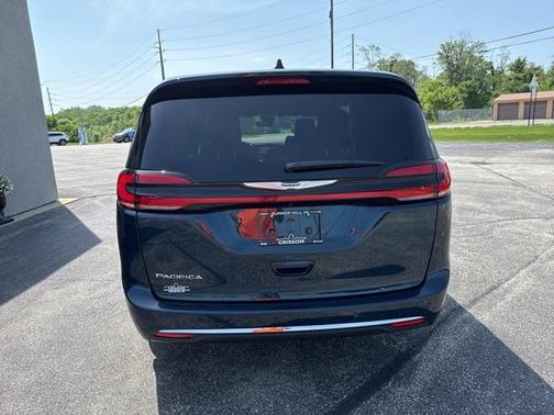 2025 Chrysler Pacifica L