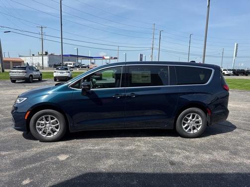 2025 Chrysler Pacifica L