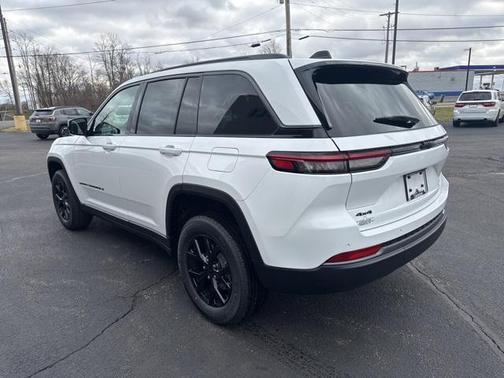 2026 Jeep Grand Cherokee Altitude