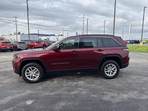 2025 Jeep Grand Cherokee Laredo