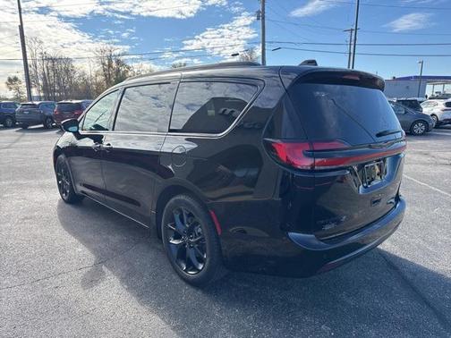 2026 Chrysler Pacifica L