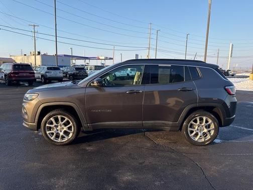 2022 Jeep Compass Latitude Lux