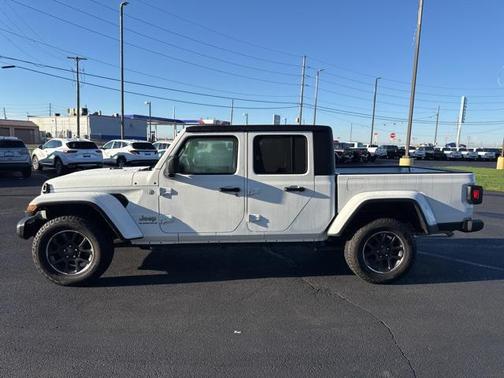 2023 Jeep Gladiator Overland
