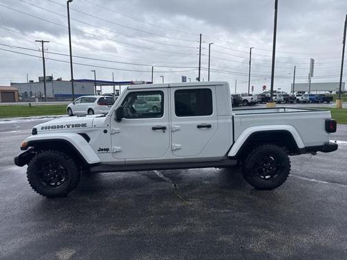 2025 Jeep Gladiator High Tide