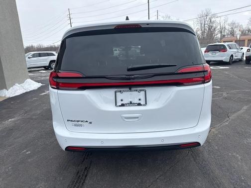 2026 Chrysler Pacifica L