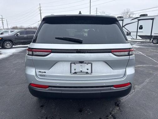 2026 Jeep Grand Cherokee Altitude