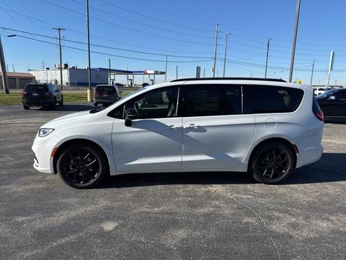 2026 Chrysler Pacifica L