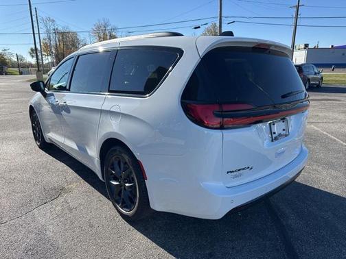 2026 Chrysler Pacifica L