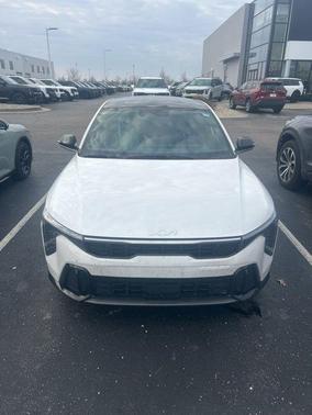 Snow White Pearl 2025 Kia K4 GT-Line