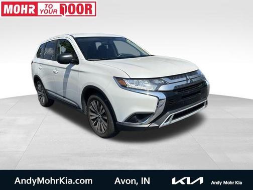 White 2020 Mitsubishi Outlander ES