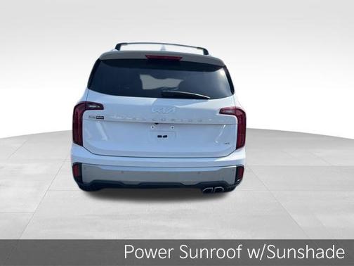 Glacial White Pearl 2024 Kia Telluride S