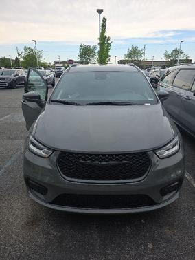 Gray Clearcoat 2021 Chrysler Pacifica Touring L