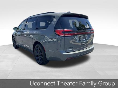 Gray Clearcoat 2021 Chrysler Pacifica Touring L