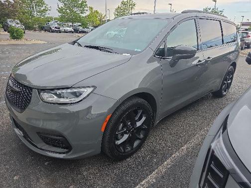 Gray Clearcoat 2021 Chrysler Pacifica Touring L