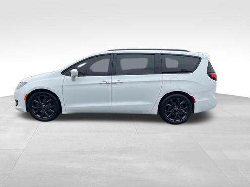 2019 Chrysler Pacifica Touring-L Plus