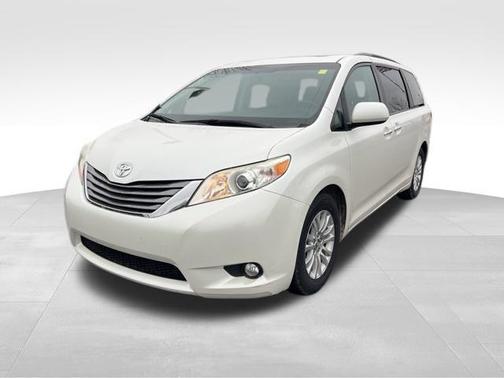 2016 Toyota Sienna XLE