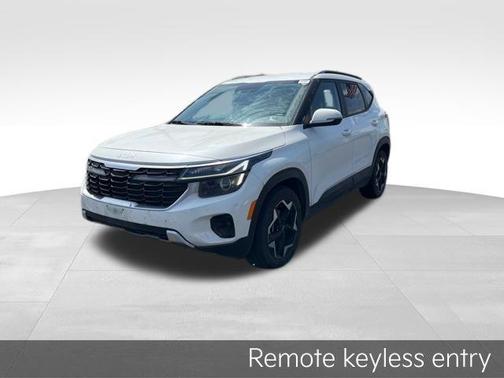 Snow White Pearl 2025 Kia Seltos S