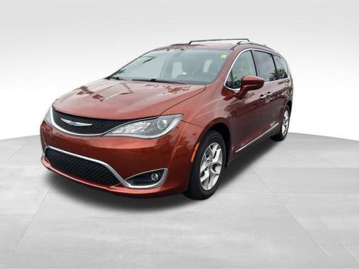 Copper 2018 Chrysler Pacifica Touring-L