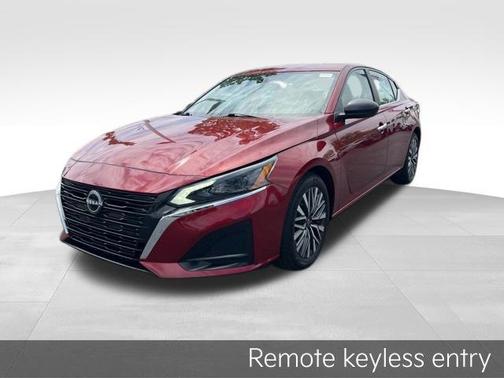 Scarlet 2025 Nissan Altima 2.5 SV