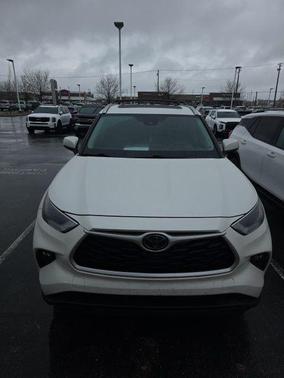 Blizzard Pearl 2021 Toyota Highlander XLE
