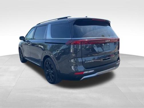 2024 Kia Carnival SX