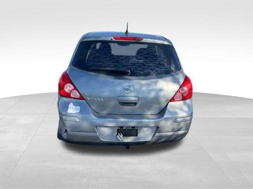 2011 Nissan Versa 1.8 S