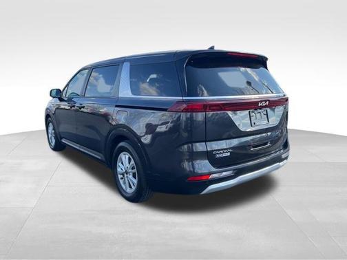 2023 Kia Carnival LX