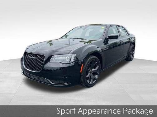 2022 Chrysler 300 Touring