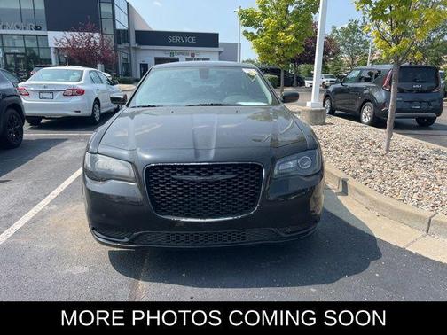 2022 Chrysler 300 Touring