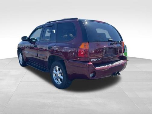 Monterey Maroon Metallic 2004 GMC Envoy SLE