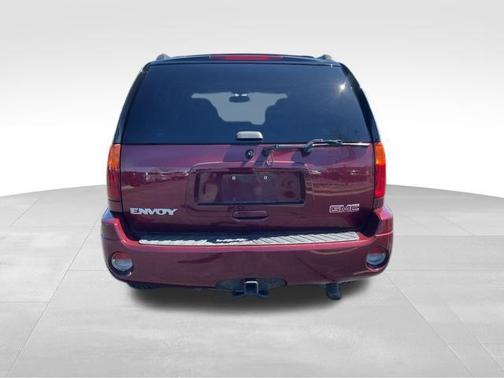 Monterey Maroon Metallic 2004 GMC Envoy SLE