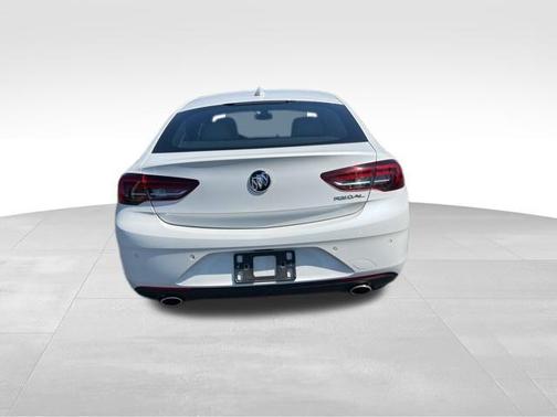 2019 Buick Regal Sportback Avenir