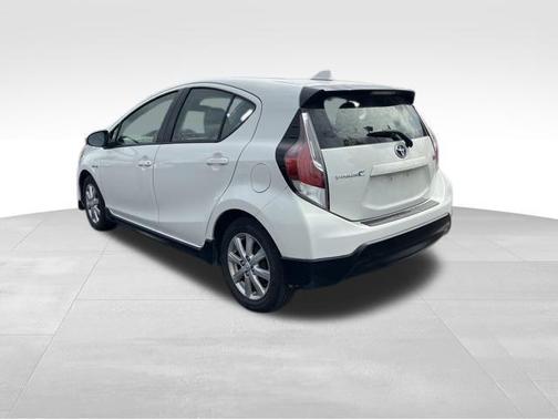 2017 Toyota Prius c Four