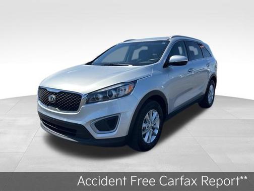 Sparkling Silver 2016 Kia Sorento LX