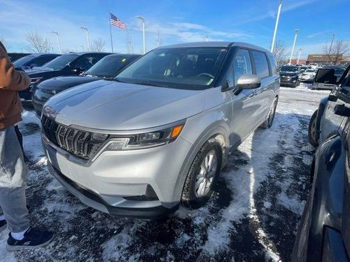 2023 Kia Carnival LX