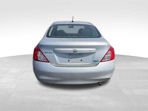 2012 Nissan Versa 1.6 S