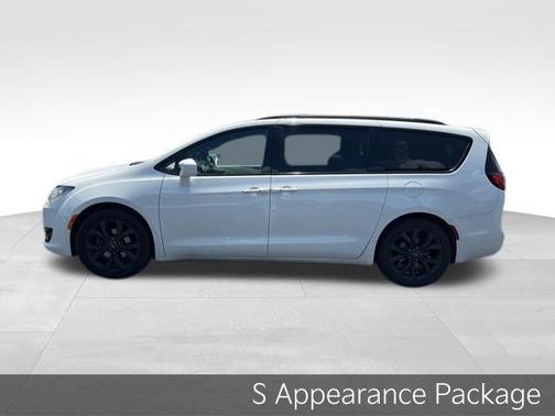 2019 Chrysler Pacifica Touring Plus