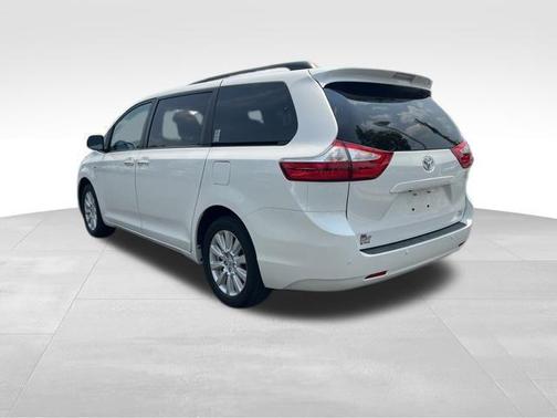 2017 Toyota Sienna XLE Premium