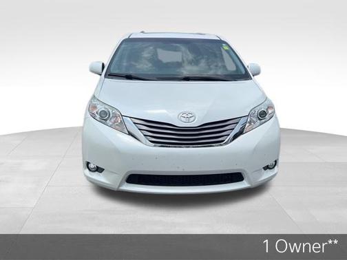 2017 Toyota Sienna XLE Premium