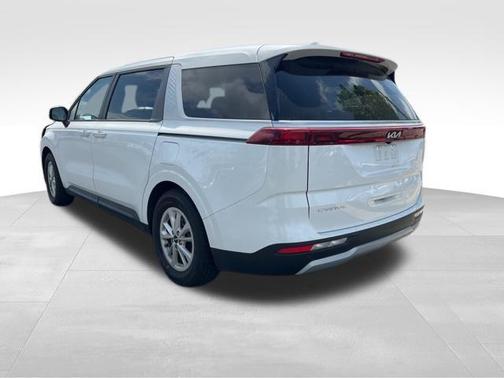 2023 Kia Carnival LX