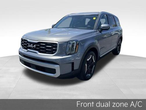 Silver 2024 Kia Telluride S