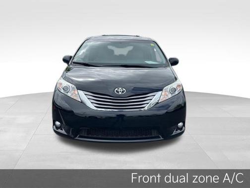 2017 Toyota Sienna XLE