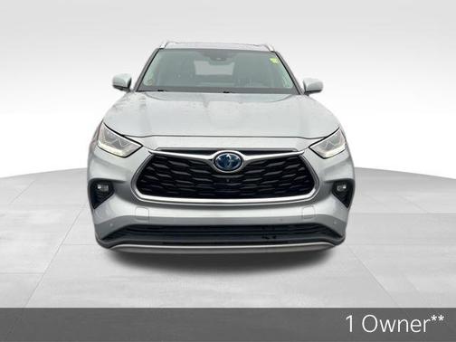 2023 Toyota Highlander Hybrid Platinum