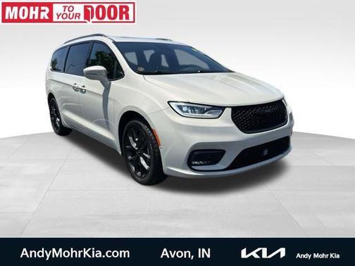 White Pearl 2021 Chrysler Pacifica Touring L
