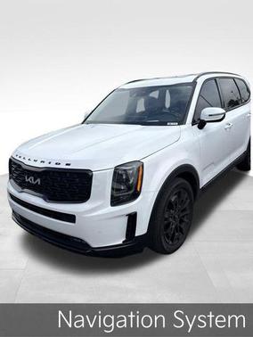Glacial White Pearl 2022 Kia Telluride SX