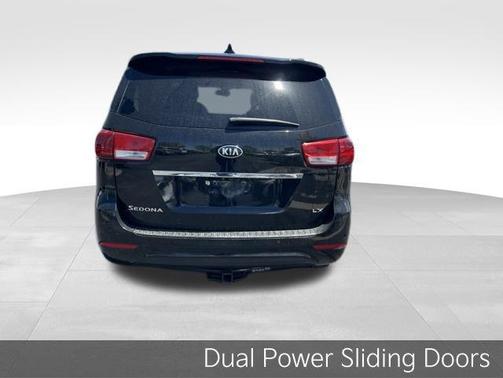 Aurora Black 2016 Kia Sedona LX