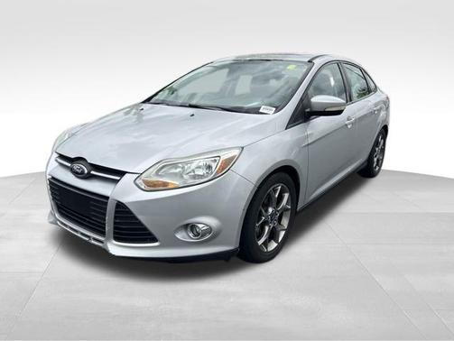 Ingot Silver 2014 Ford Focus SE