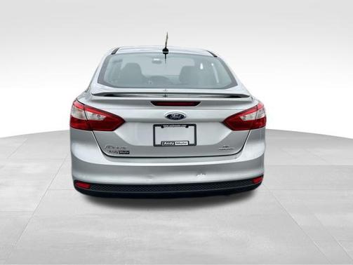 Ingot Silver 2014 Ford Focus SE
