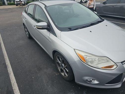 Ingot Silver 2014 Ford Focus SE