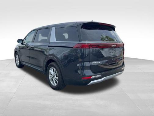 2023 Kia Carnival LX